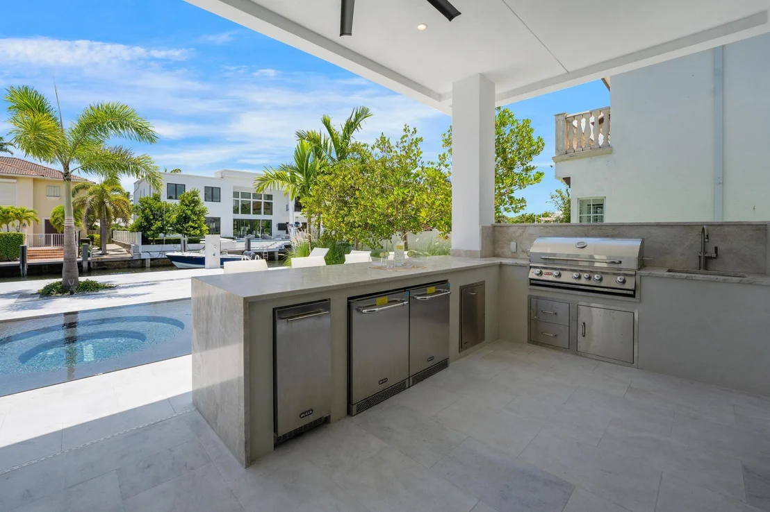 Photo of 948 Banyan Drive