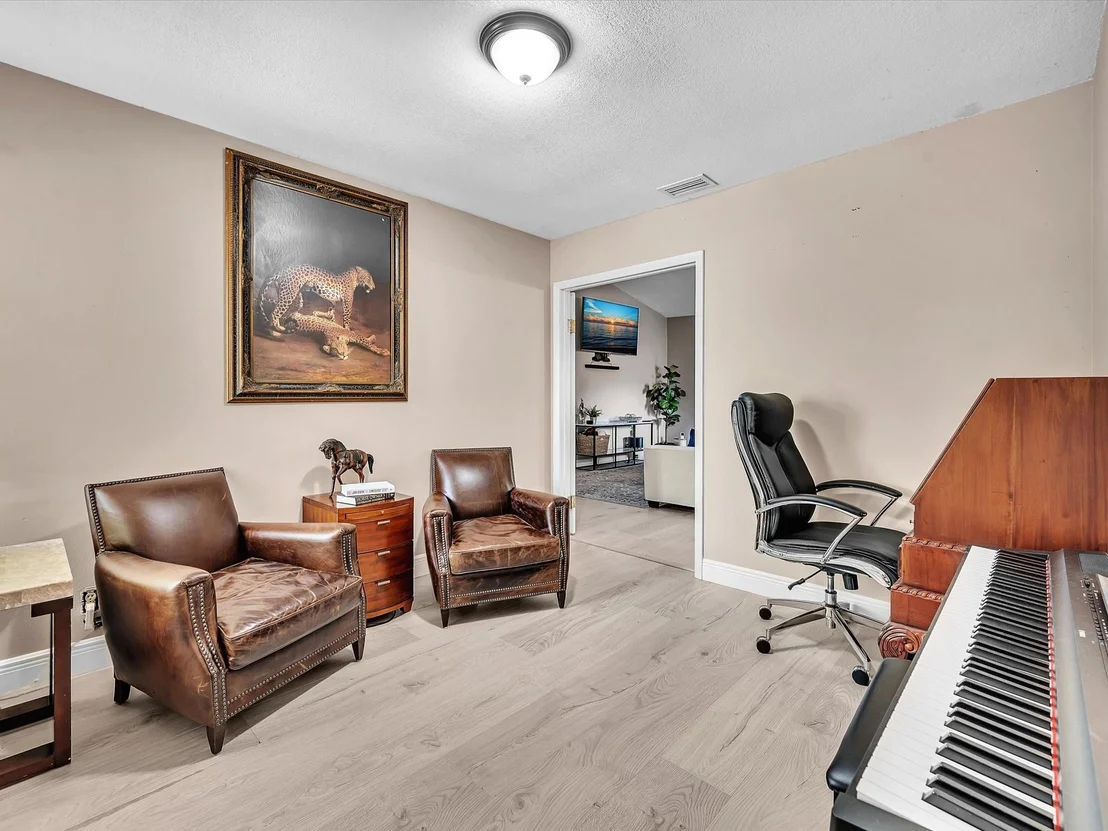 Photo of 2310 Dover