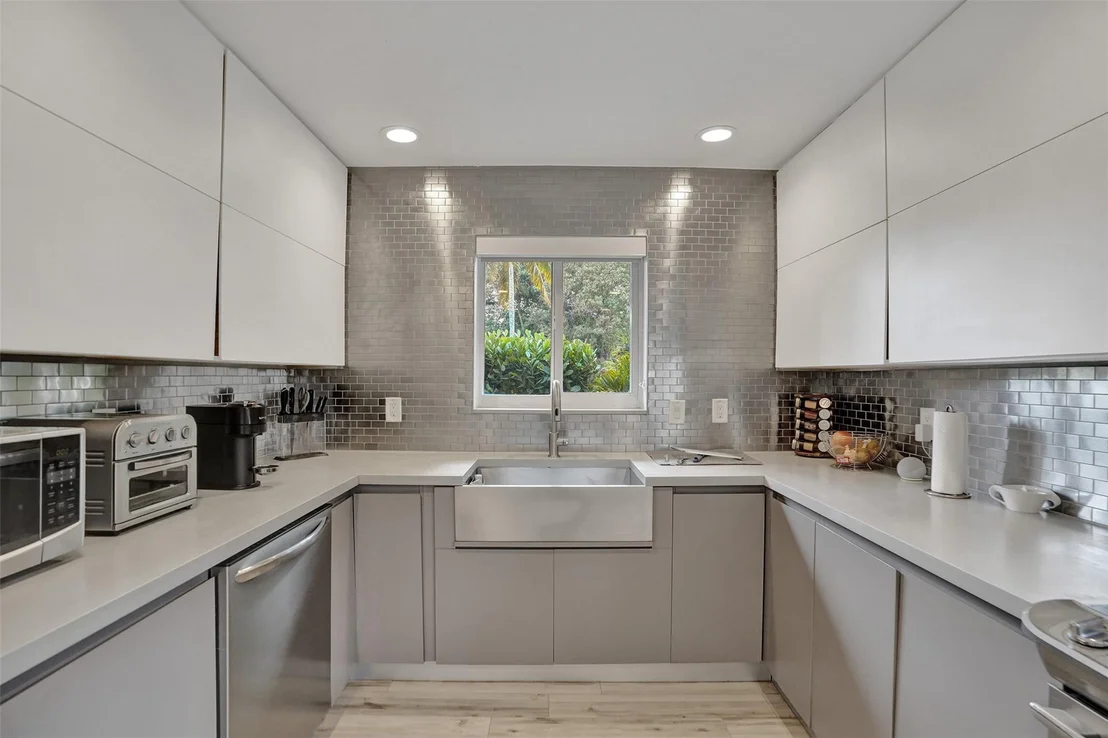 Photo of 2111 N Ocean Boulevard