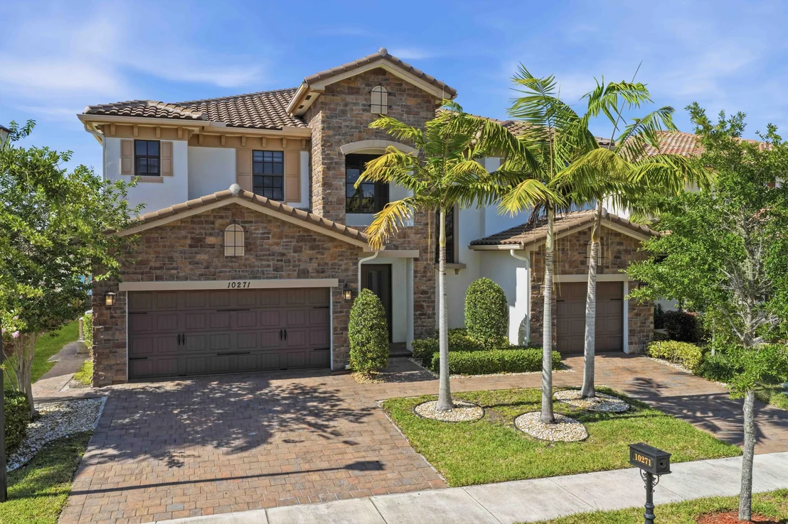 Photo of 10271 Peninsula Place
