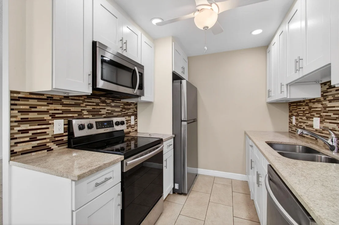Photo of 1017 Cornwall A
