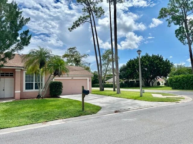 Photo of 1182 AVIARY Road