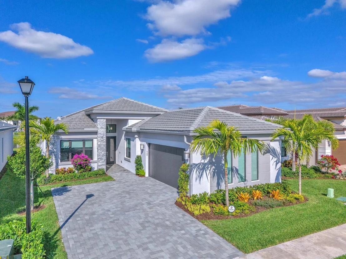 Photo of 9404 Mountain Pine Grove