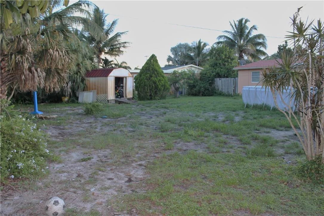 Photo of 352 Henthorne Drive