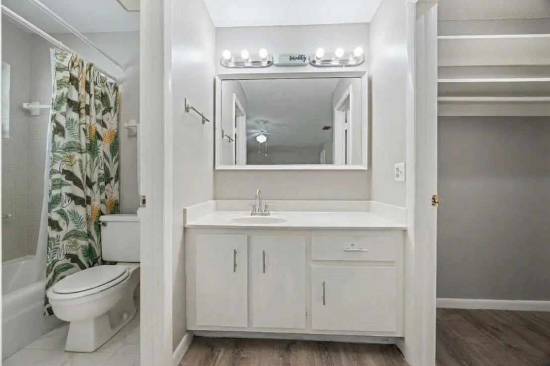 Photo of Unit C at 355 MAIN Boulevard