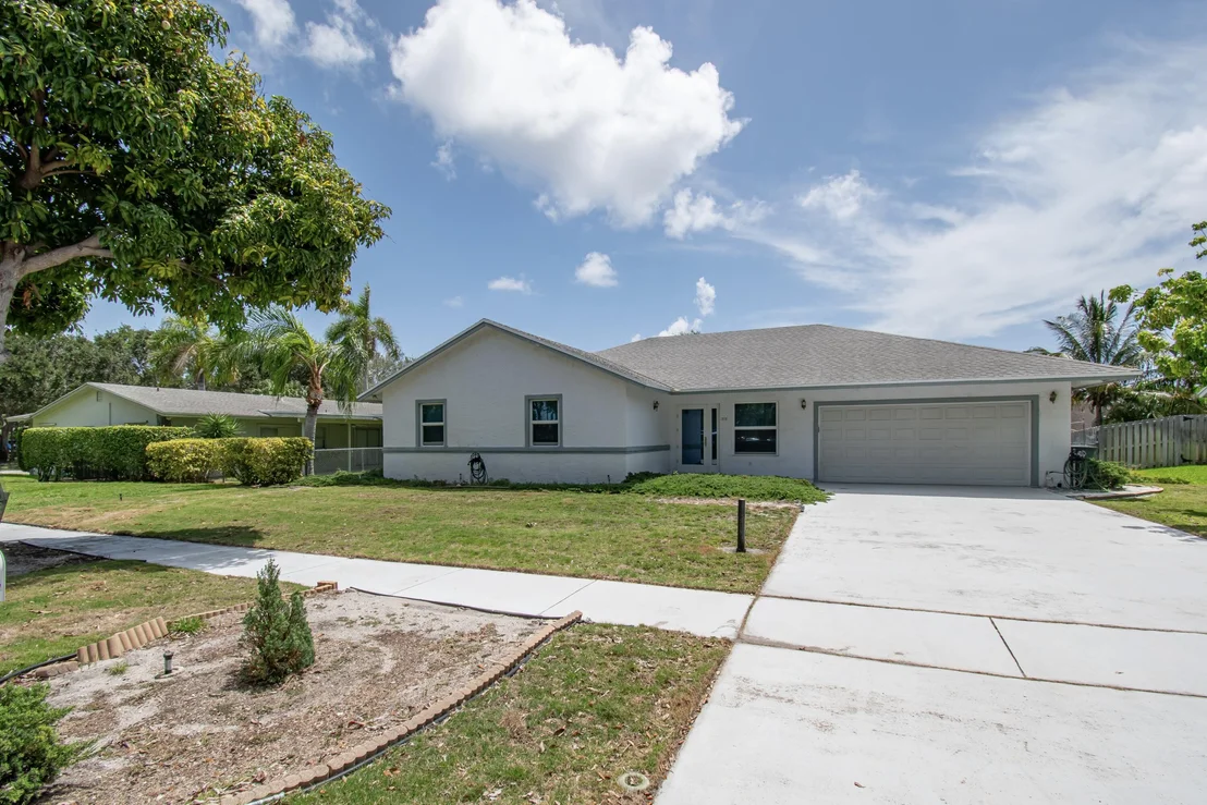 Photo of 1318 NW 2nd Circle