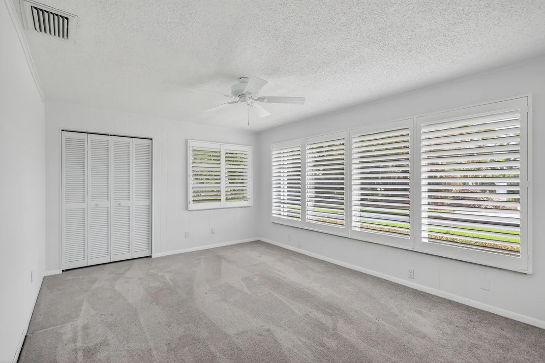 Photo of 1233 NW River Terrace