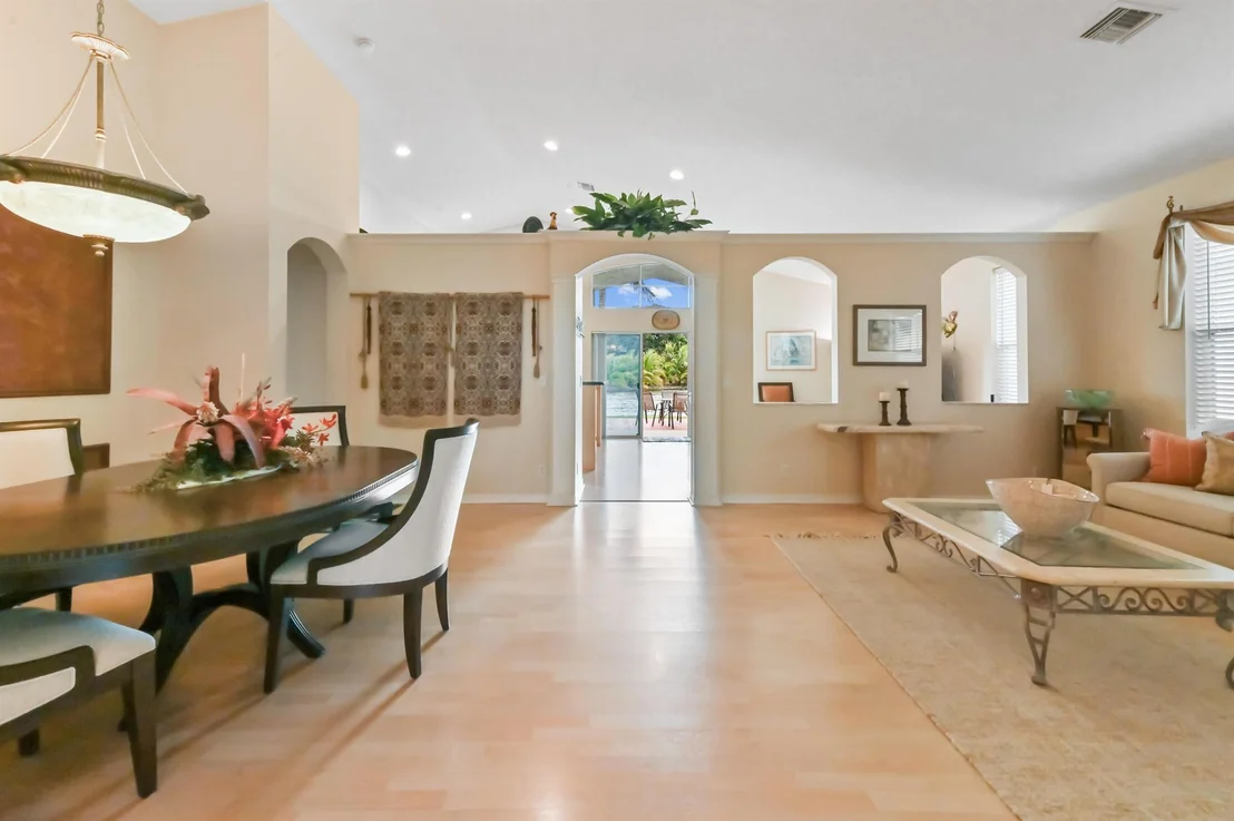 Photo of 9520 Lago Drive