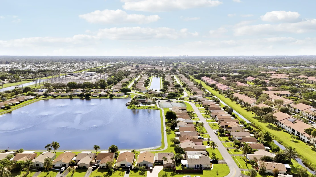 Photo of 5481 Mirror Lakes Boulevard