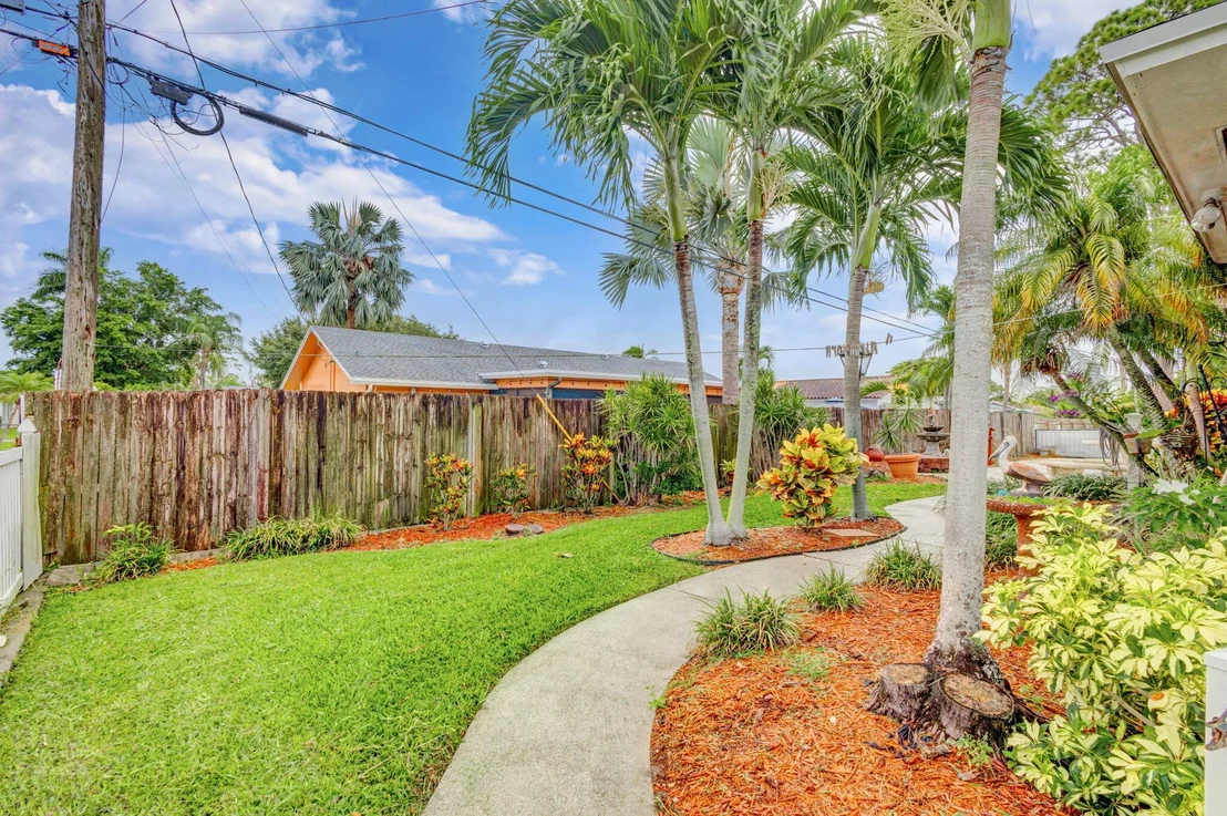 Photo of 86 W Coconut Drive