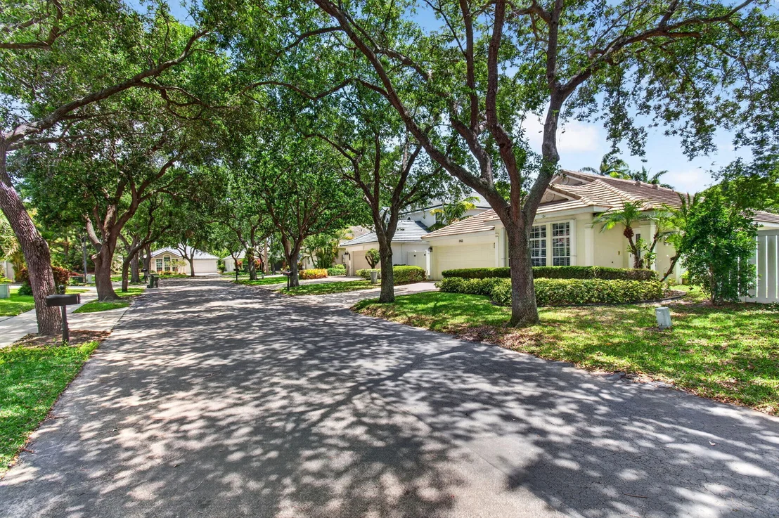Photo of 1142 Canoe Point
