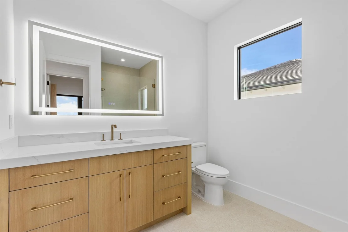 Photo of 88 W Riverside Drive