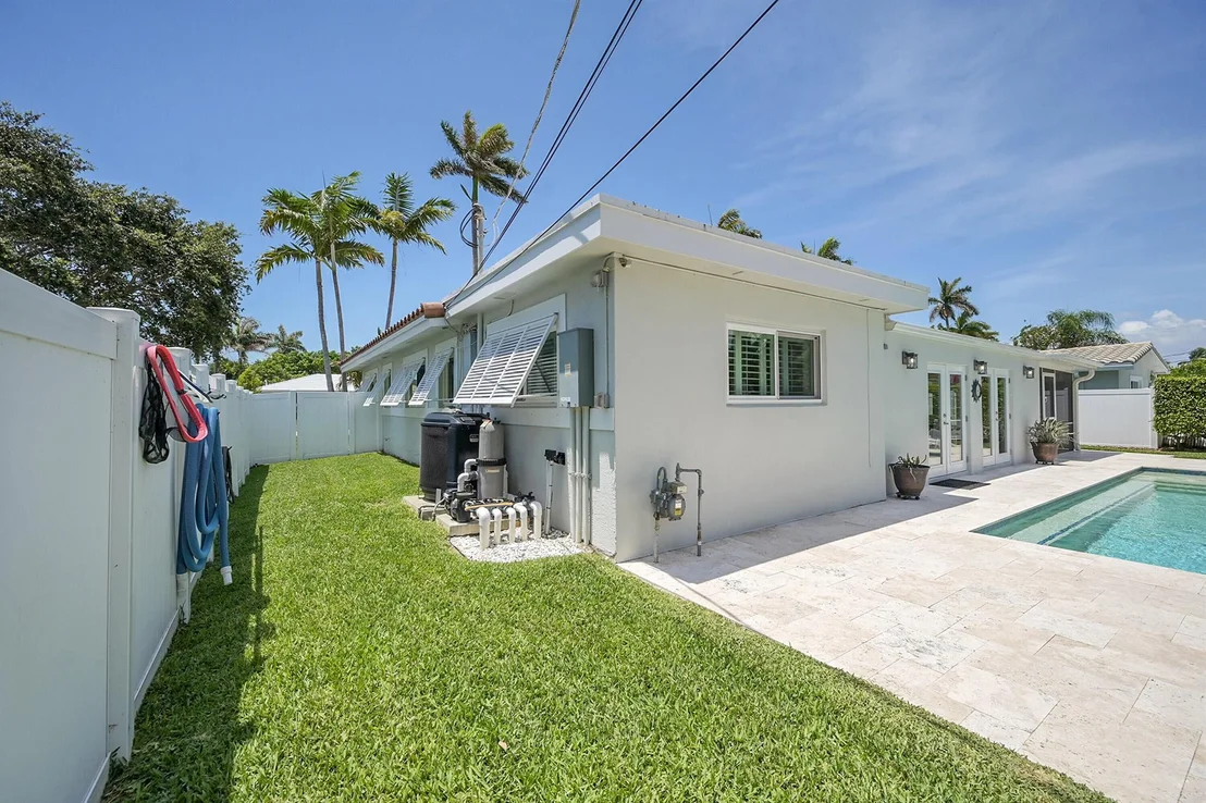 Photo of 2585 SE 6th Street