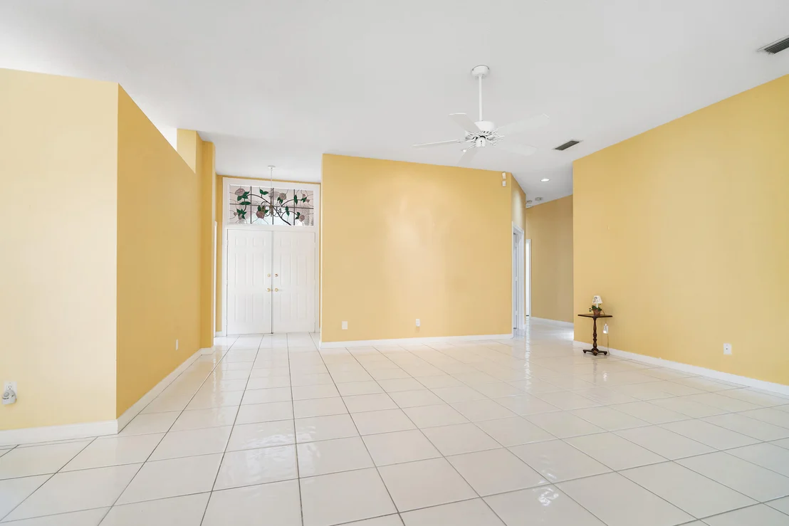 Photo of 156 Hampton Circle