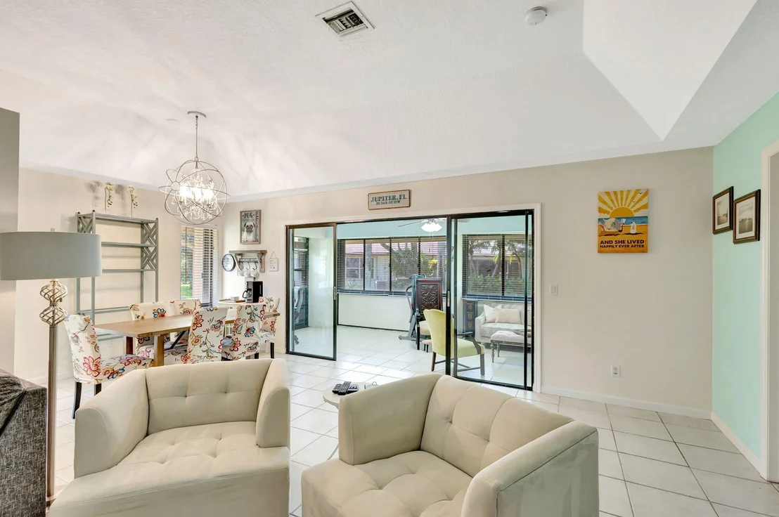 Photo of Unit D at 101 Half Moon Circle