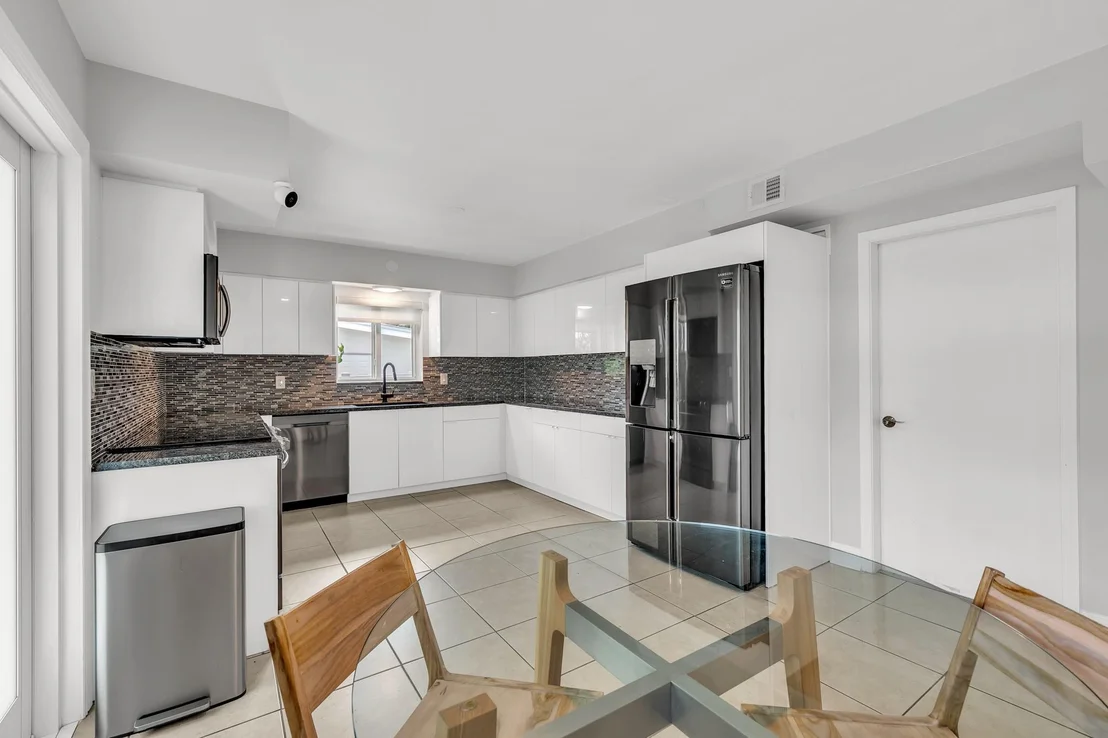 Photo of 2812 NE 27th Street