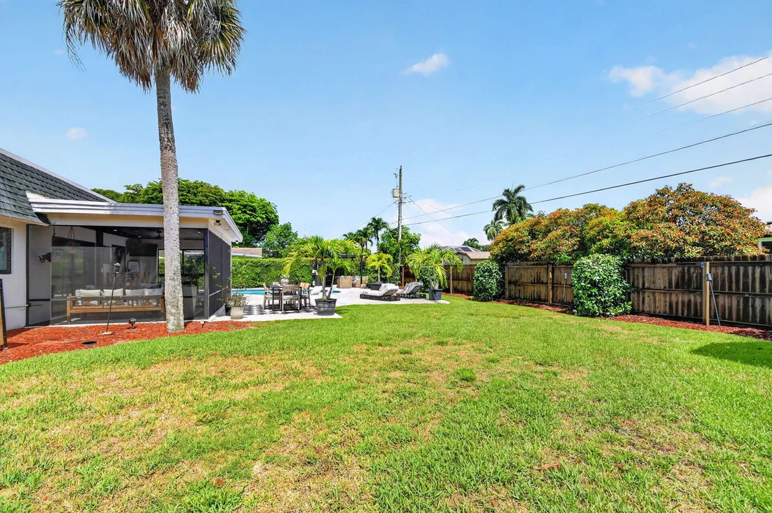 Photo of 110 W Coconut Drive
