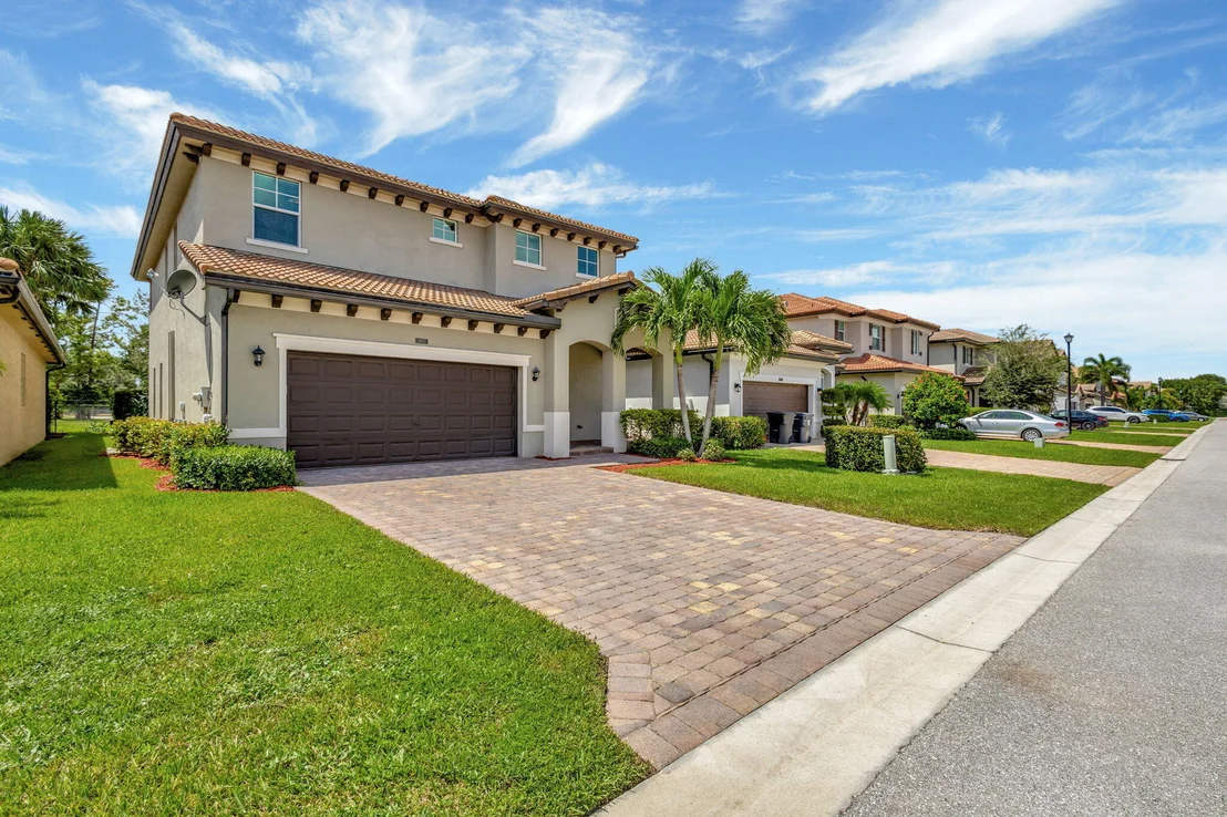 Photo of 6873 Langdon Way