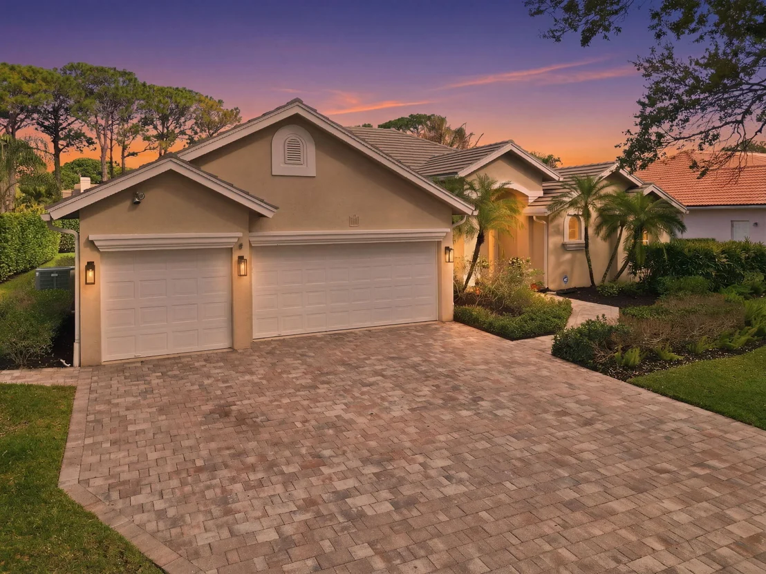 Photo of 159 N River Drive E