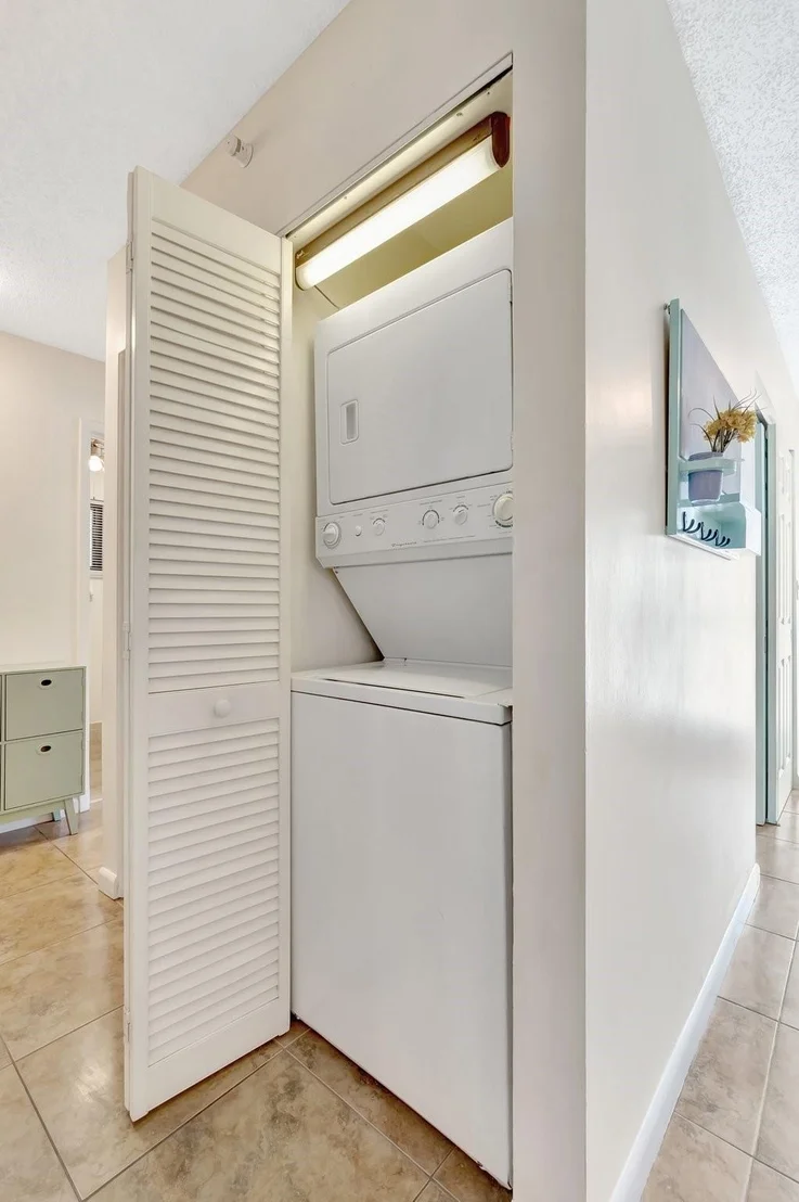 Photo of 4336 Palm Forest Drive
