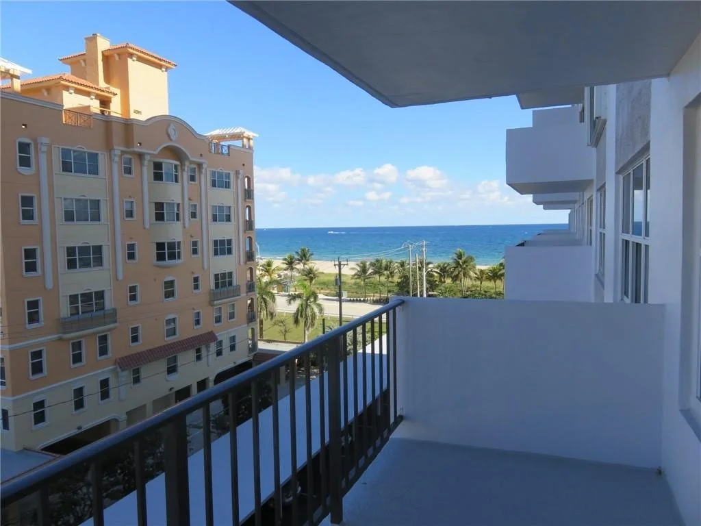 Photo of Unit 607 at 405 N Ocean Boulevard