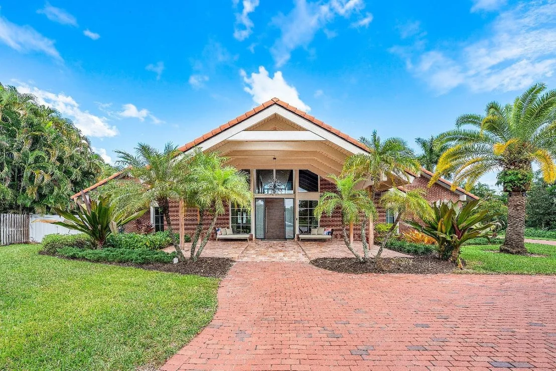 Photo of 6641 Giralda Circle