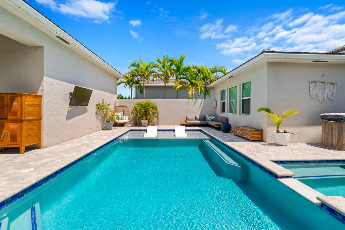 Photo of 4560 ESTATES Circle