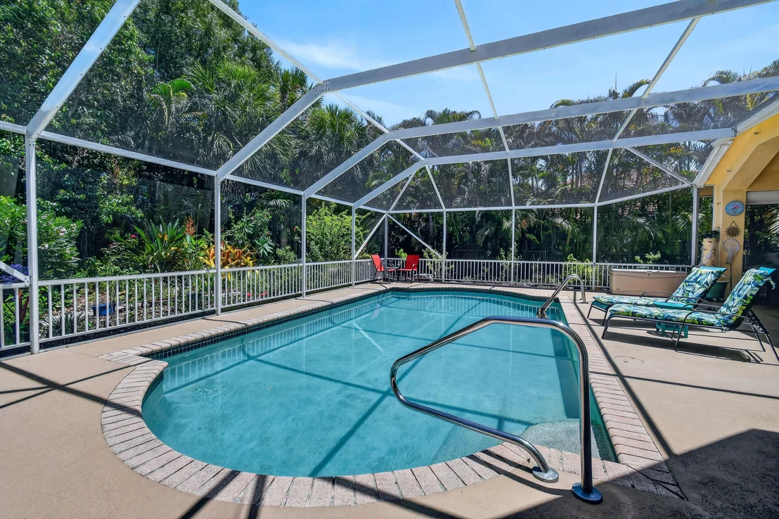 Photo of 153 N River Drive E