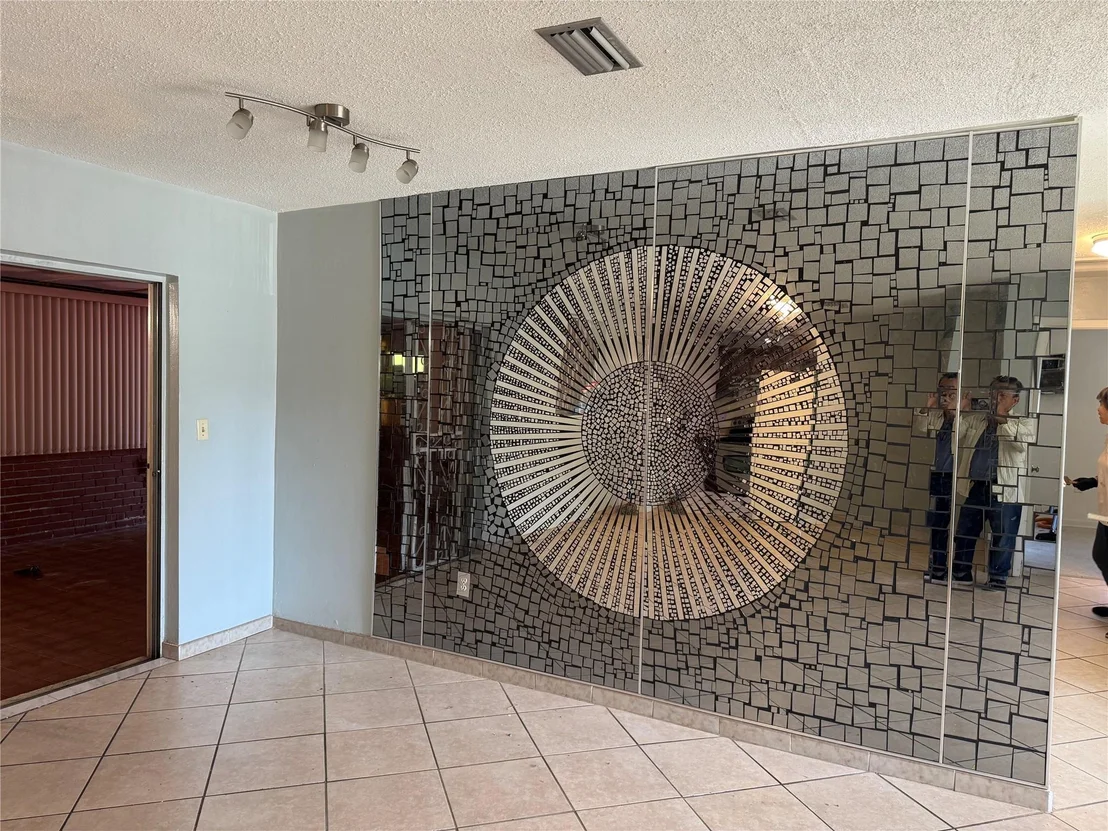Photo of 1221 North Drive