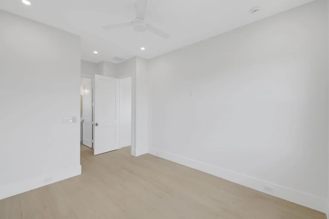 Photo of 528 KINGFISH Road