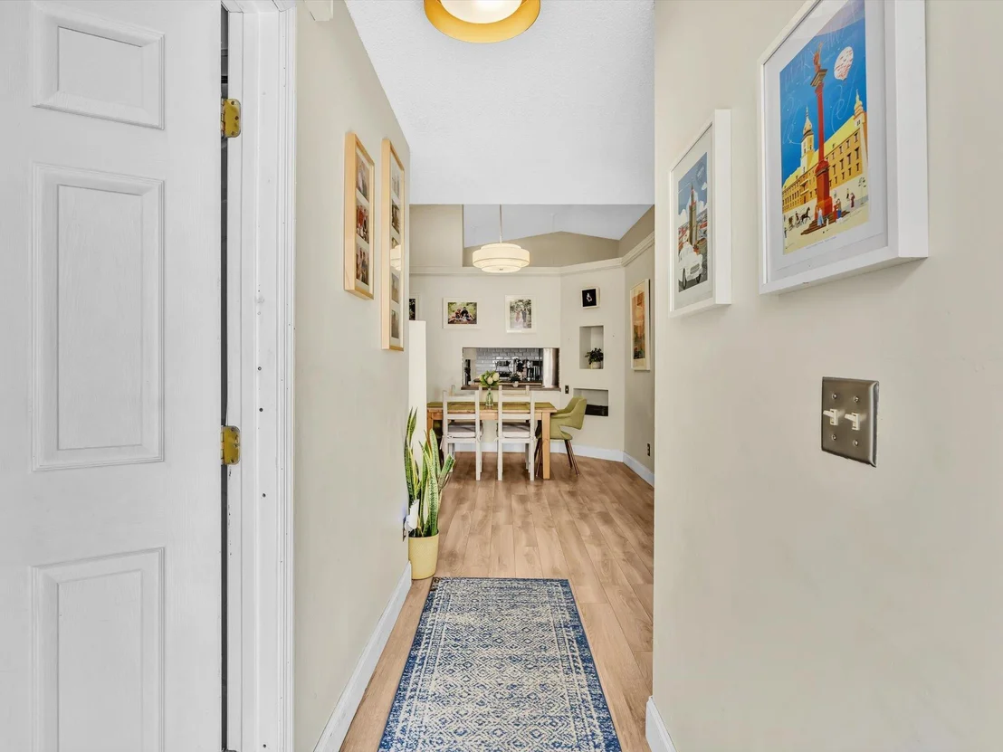 Photo of 8 Hawthorne Lane