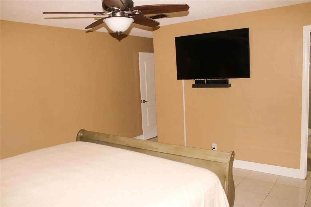 Photo of 5705 NW 48th Way