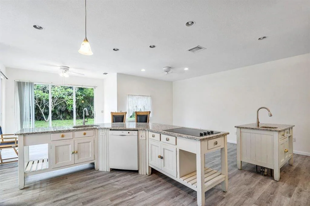 Photo of 6077 Pineneedle Lane