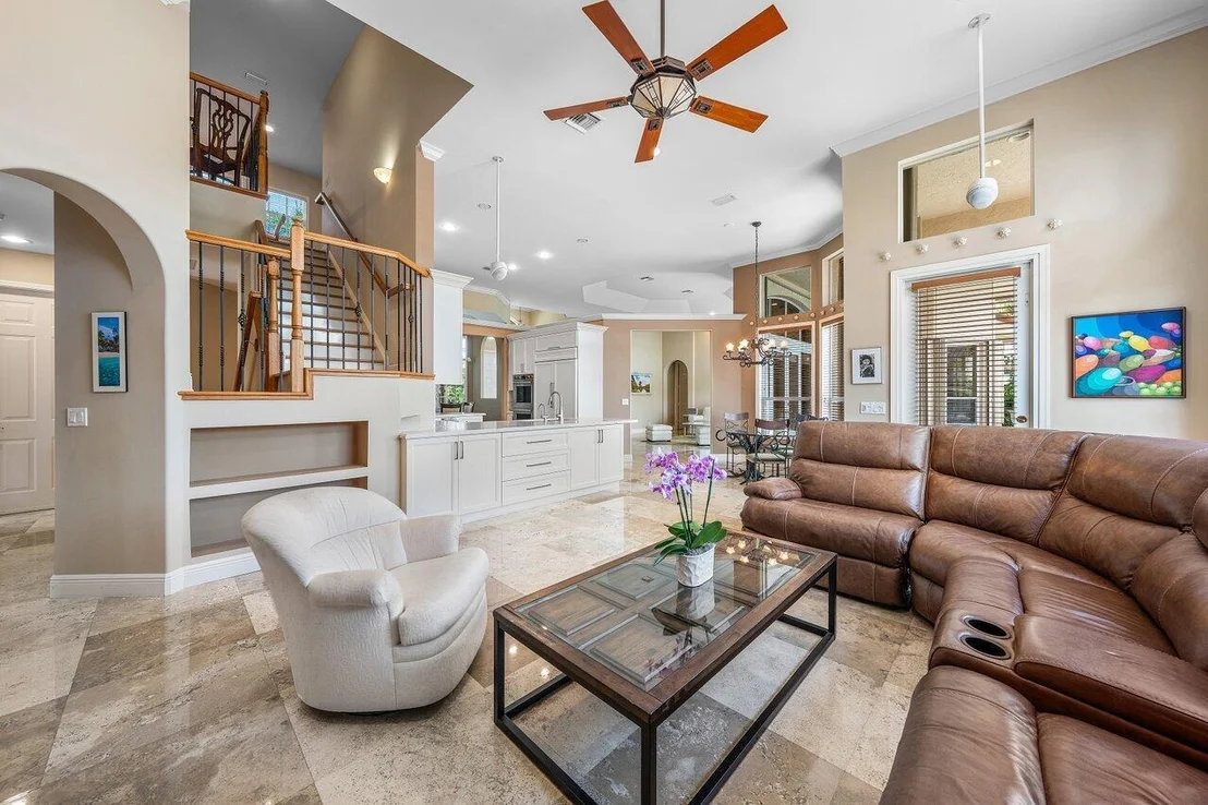 Photo of 923 Hyacinth Drive