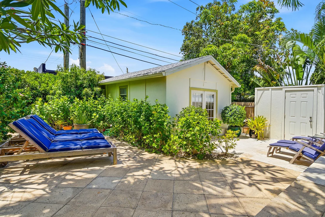 Photo of 810 Avon Road