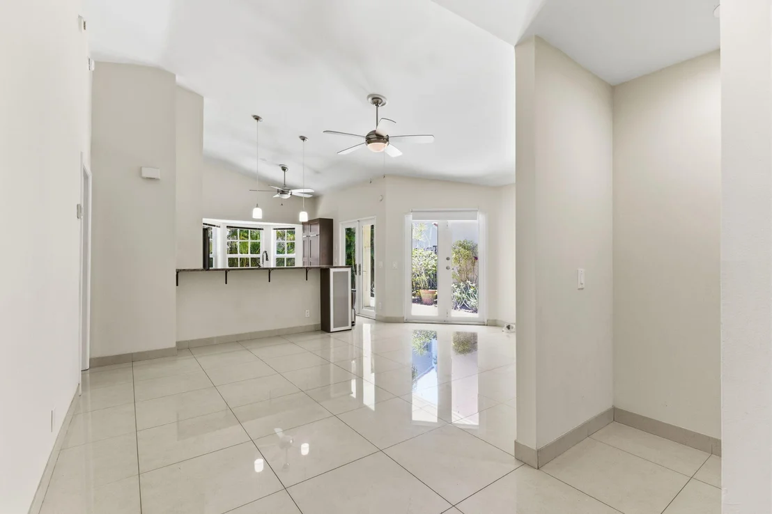 Photo of 1472 Garden Road