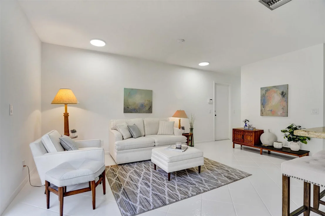 Photo of 2183 Montpeliar