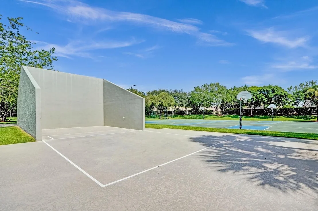 Photo of 7522 Oak Grove Circle