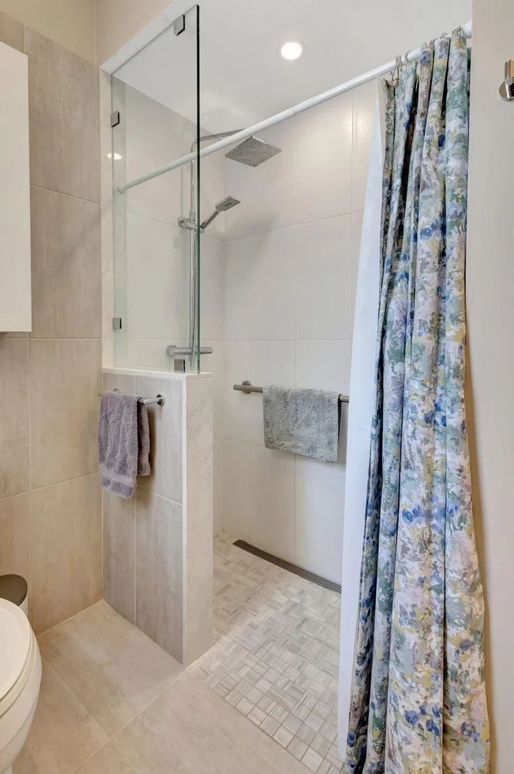 Photo of 225 Blackbird Lane