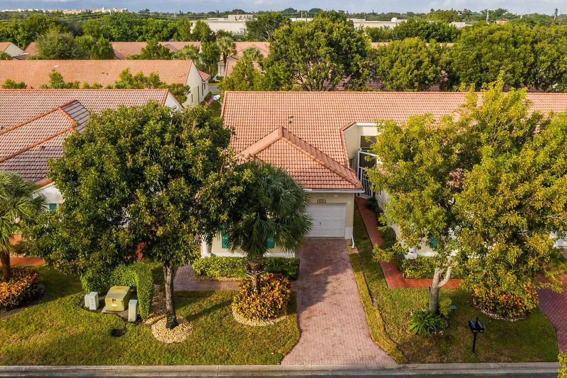Photo of 6253 Heliconia Road
