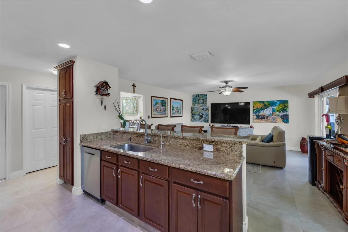 Photo of 84 Gables Boulevard