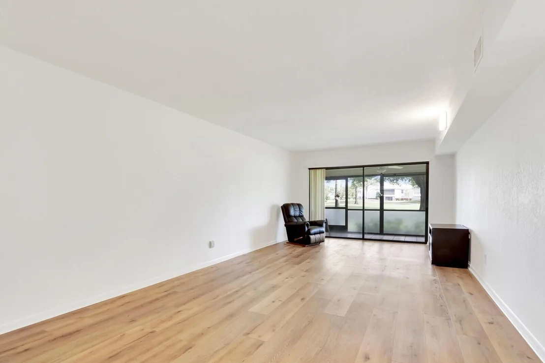 Photo of Unit F at 501 Pinecrest Circle