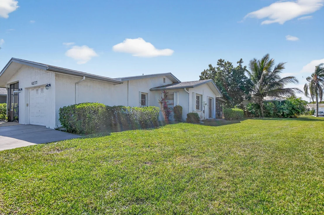 Photo of 6277 Overland Place