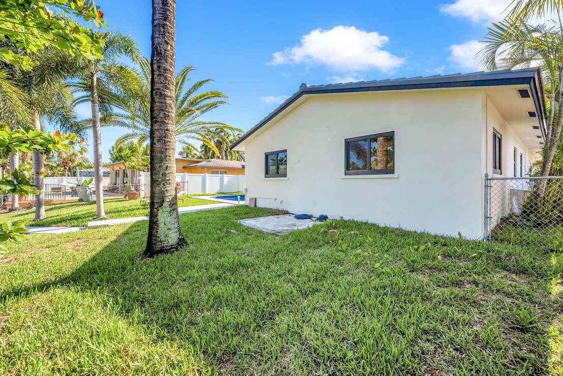 Photo of 1120 SE 9th Avenue
