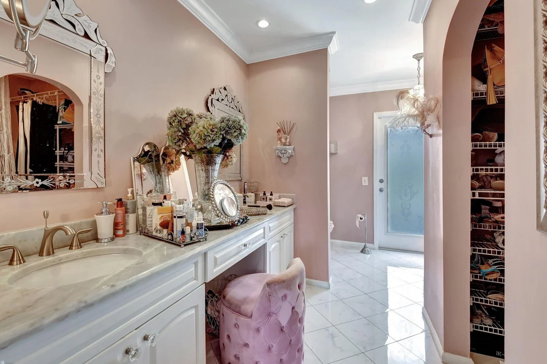 Photo of 3307 Lakeview Drive