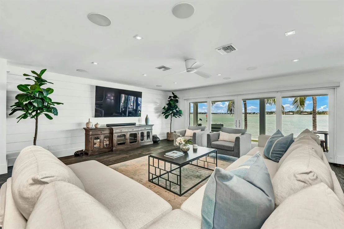 Photo of 972 Marlin Drive