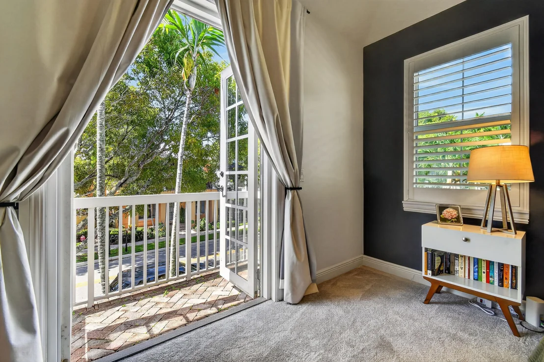 Photo of 137 INKBERRY Drive