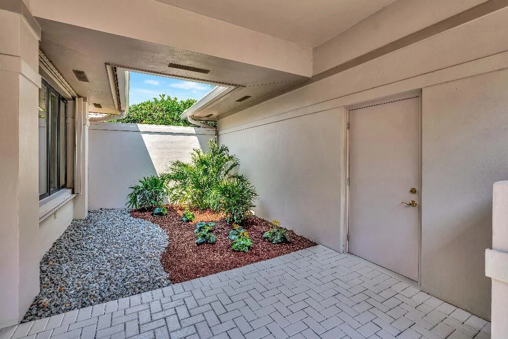 Photo of 6102 SE Oakmont Place