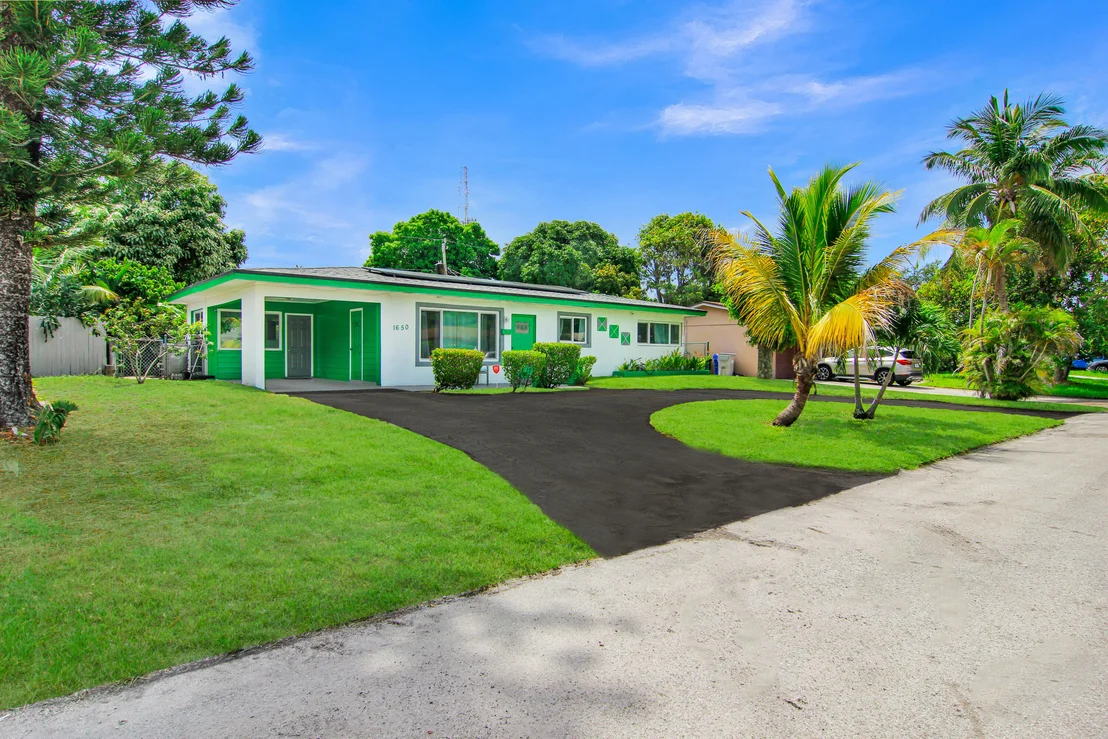 Photo of 1650 NW 1ST Way