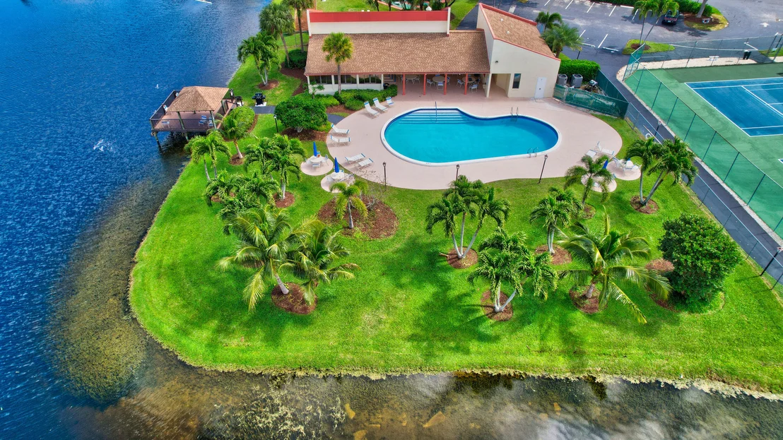 Photo of 5102 Mirror Lakes Boulevard